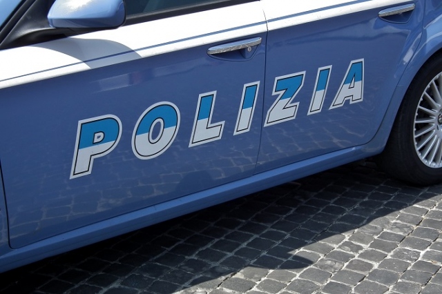 Siracusa, tentava di rubare oggetti all'interno di un'autovettura: denunciato