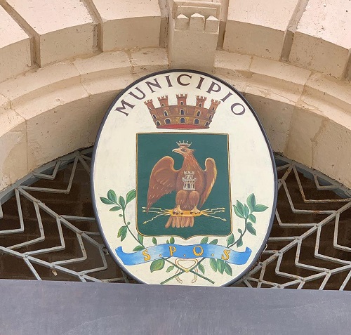 Siracusa, restaurato l'antico stemma del Comune