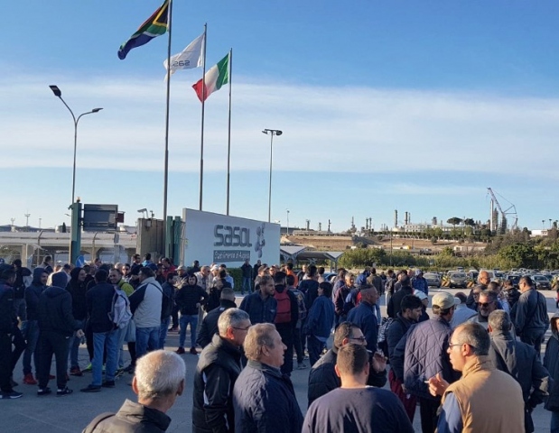 Siracusa, sicurezza lavoro: Ugl davanti le portinerie della zona industriale