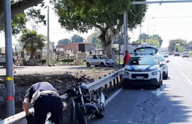 Siracusa, incidente sulla strada del cimitero, muore il centauro Francesco Garofalo: aperta un'inchiesta dalla Procura