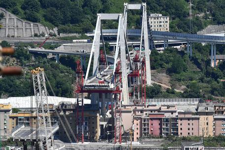 Genova, ricostruzione ponte Morandi: arrestati i vertici di un'impresa