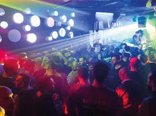 Siracusa, 400 persone in più del consentito in un locale: denuncia e sanzione