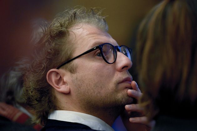 5d023fb42500004e12e44357