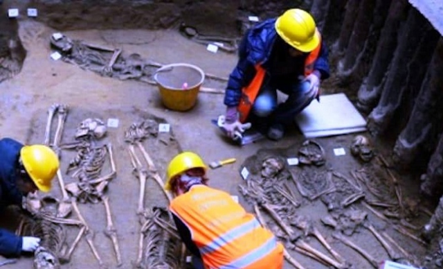 Siracusa, necropoli in viale Santa Panagia risalente al V secolo a.C: le FOTO