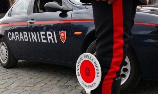 Milano, spara al figlio 13enne della compagna: arrestato