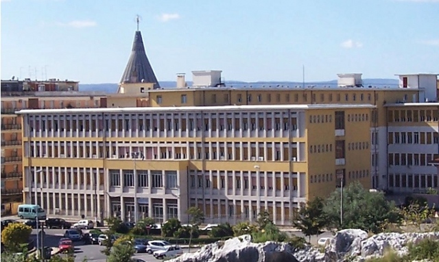 Siracusa, tentato furto al Fermi: denunciato un 45enne