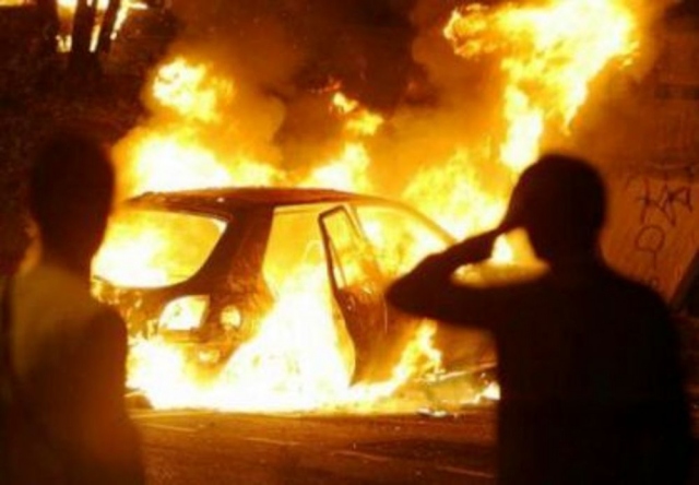 Siracusa, incendiata l'auto della moglie di Francesco Favi, presidente dell'Ordine degli avvocati: non esclusa l'intimidazione