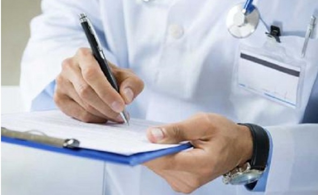 Morì per otite curata con omeopatia, i genitori condannati