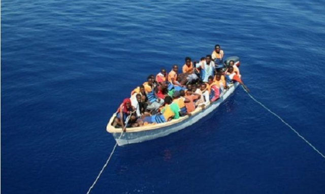 Lampedusa, nuovo sbarco: arrivano in 17 su un barchino