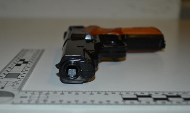 Augusta, 34enne denunciato perché sorpreso con pistola a salve priva del tappo rosso