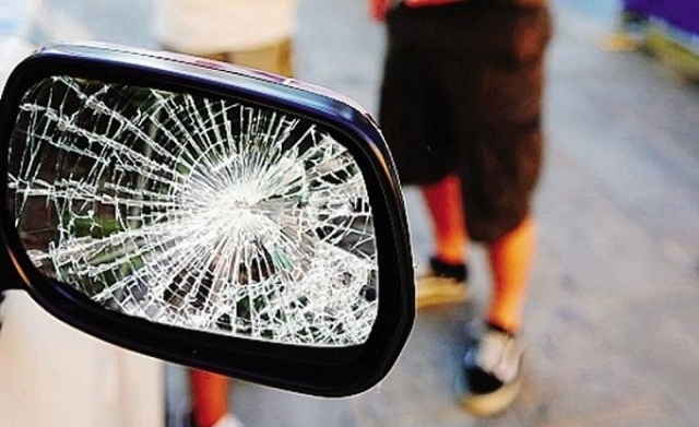 Noto, tentata truffa dello specchietto: denunciati in due