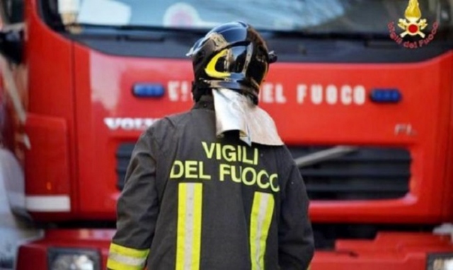 Palermo, incendio in abitazione: anziano muore intossicato