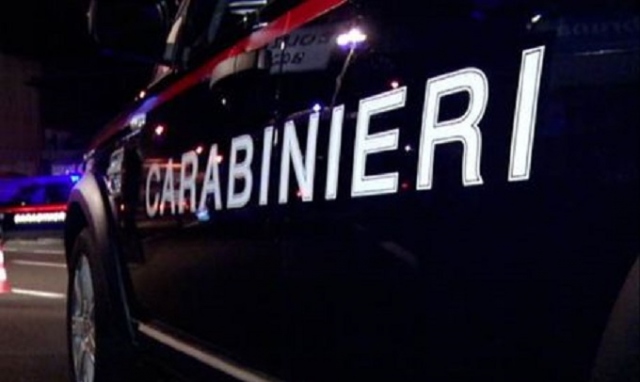 Nel Napoletano, padre lancia la figlioletta dal balcone e poi tenta il suicidio