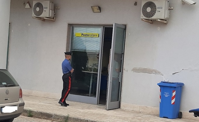 Siracusa, rapina all'Ufficio postale di Belvedere: presi in ostaggio alcuni dipendenti. L'uomo è stato arrestato