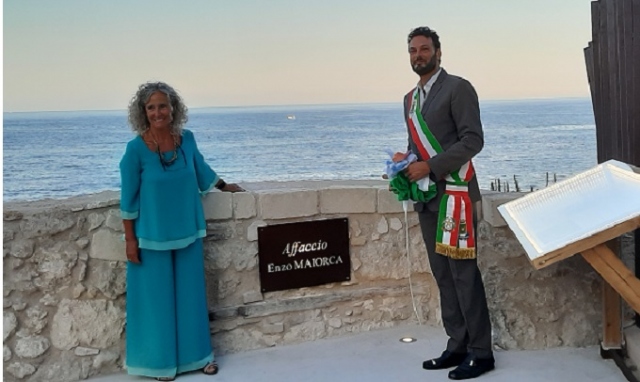 Siracusa omaggia Enzo Maiorca, il primo affaccio sul Lungomare di levante porta il suo nome