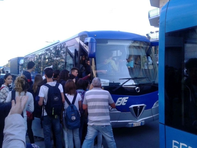 Canicattini Bagni, via alle domande per il rilascio degli abbonamenti bus studenti