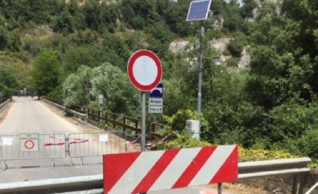 Ferla, Ponte sull’Anapo chiuso al transito e area inibita anche ai pedoni