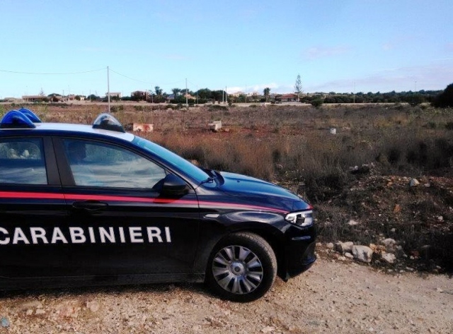 Villasmundo, incendia un terreno vicino ad abitazioni: arrestata piromane