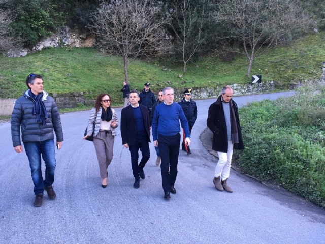 L'assessore Falcone sulla Sp 45 a Cassaro