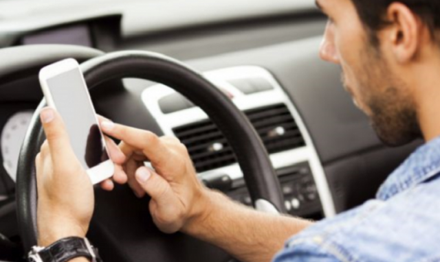 Siracusa, uso cellulari alla guida: intensificati i controlli