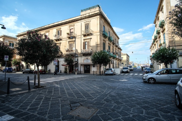 Siracusa, scavi archeologici in corso Umberto I: modifiche alla viabilità