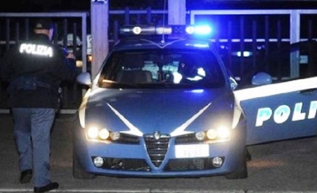 Siracusa, tenta di investire poliziotto: arrestato per furto e resistenza
