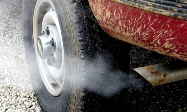 Rosolini, inquinamento atmosferico: vietato tenere acceso il motore dell'auto in sosta