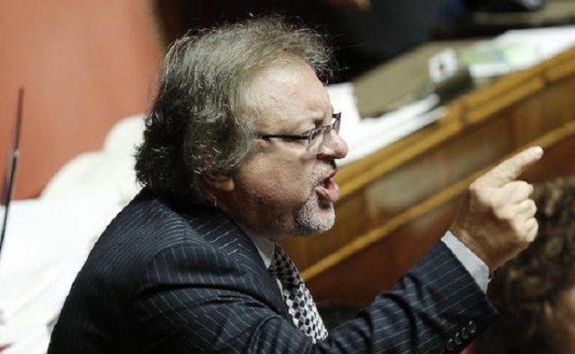 Noto, Giarrusso al ministro Salvini: "Subito commissione per sciogliere Comune"