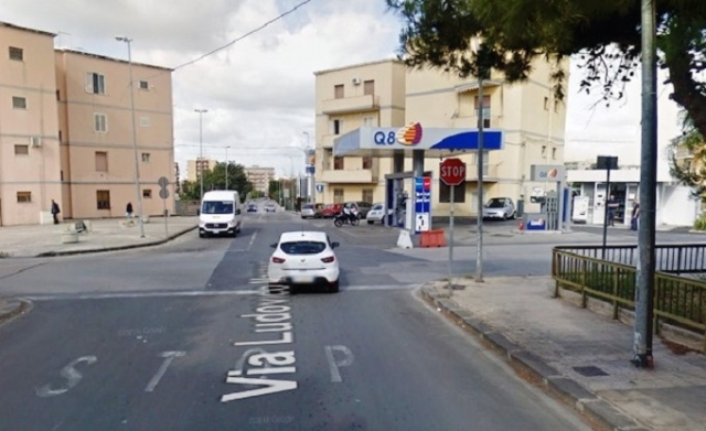 Siracusa, teatro di incidenti stradali l'incrocio via Mazzanti e via Antonello da Messina: Fratelli d'Italia protesta sui marciapiedi