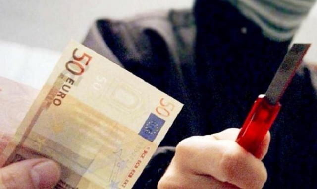 Siracusa, tentata rapina all'Unicredit di Viale Tisia: in azione 2 malviventi