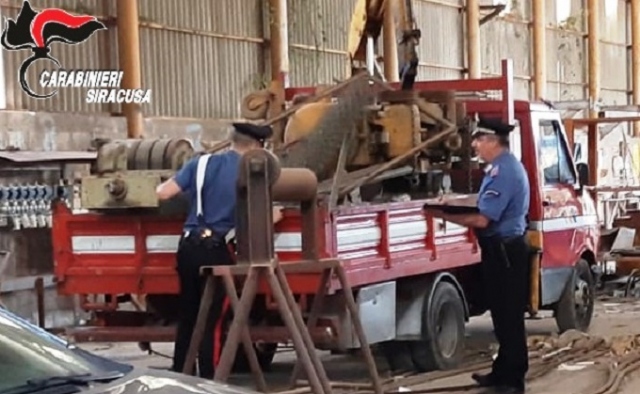 Siracusa, tenta di rubare materiale ferroso da un cantiere: arrestato