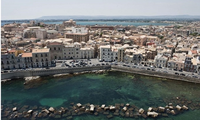 Siracusa, diminuisce la popolazione residente: meno nascite e più emigrati. Ortigia scende sotto quota 4.000