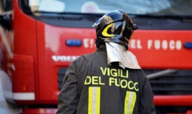 Siracusa, incendio doloso di un ciclomotore