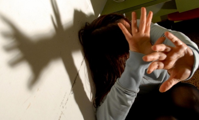 Siracusa, aggredisce la convivente più volte: arrestato 38enne