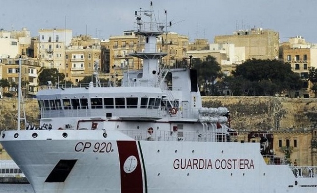 Augusta, caso nave Gregoretti: sbarco completato, a bordo arrestati due presunti scafisti