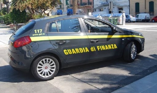 Palermo, 25 ovuli di eroina nello stomaco: arrestato