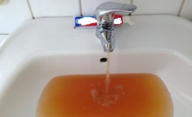 Canicattini Bagni, disservizio idrico: acqua marrone dai rubinetti