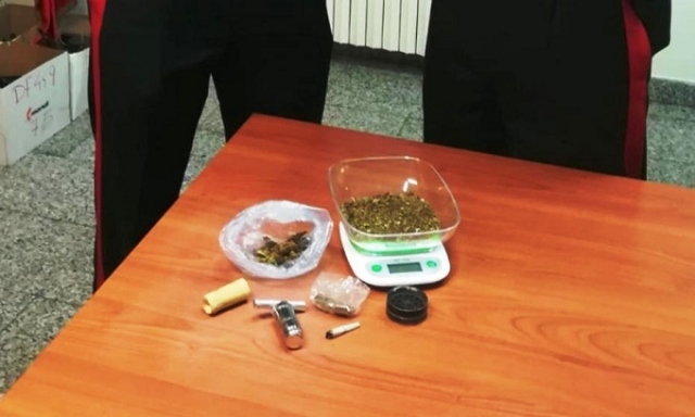 Melilli, marijuana e cocaina in casa: arrestato un 24enne