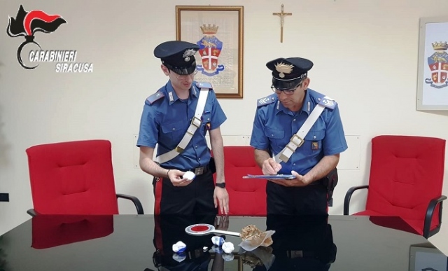 Siracusa, nascondeva in auto 120 grammi di cocaina: arrestato
