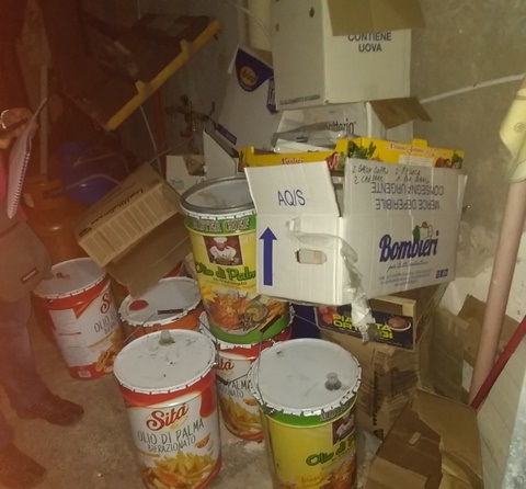 Siracusa, sequestrati 200 chili di cibi scaduti e chiuso un ristorante