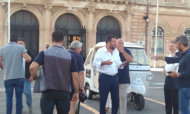 Siracusa, stop ai blocchi in portineria nella zona industriale: il ministro Salvini incontra il Prefetto, ma non la Cgil