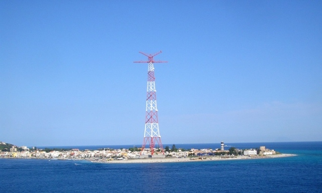 Pilone_di_Torre_Faro,_Messina,_Italy