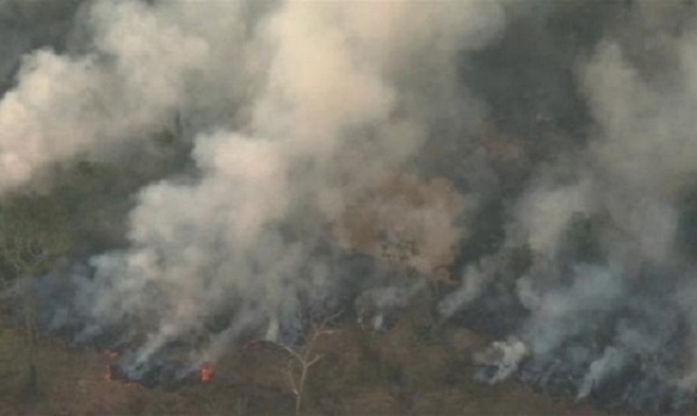 Incendi in Amazzonia, il Brasile rifiuta i 20 milioni di dollari offerti dal G7