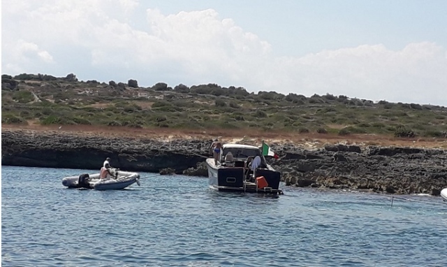 Siracusa, imbarcazione incagliata nell'Area Marina protetta del Plemmirio