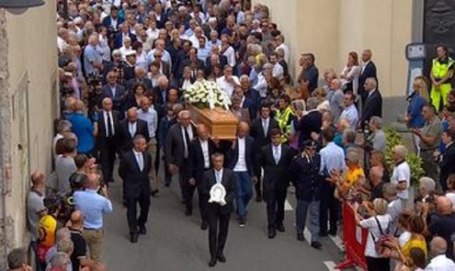 Ai funerali del campione Felice Gimondi presente tutto il ciclismo