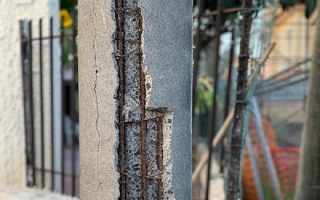 Siracusa, Foti: "provvedere a rimozione o messa in sicurezza dei pali in cemento per pubblica illuminazione"