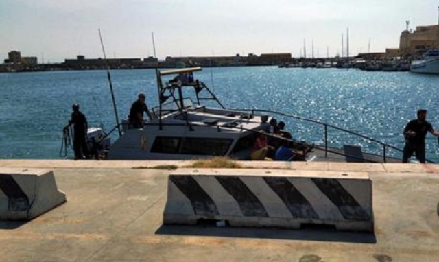 Nell'Agrigentino, barchino affonda: salvati 20 migranti