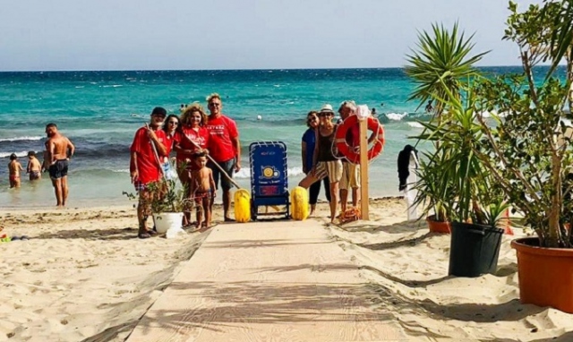 Siracusa, pedana a mare per disabili nella spiaggia libera vicina al Lido Camomilla