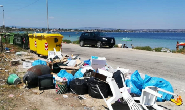 Siracusa, spiaggetta libera di via Lido Sacramento ridotta in discarica