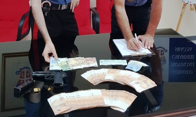 Siracusa, nascondeva in casa una pistola clandestina e cartucce: arrestato